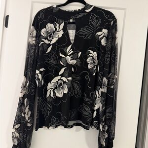 Chic Floral Women's Blouse - Black and White